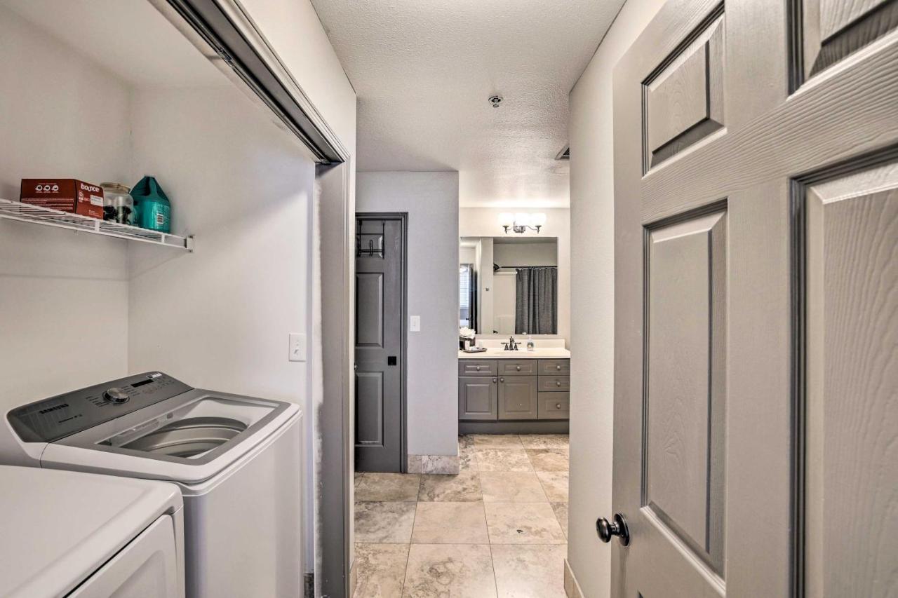 Fort Worth Condo With Racetrack Views And Pool Access Εξωτερικό φωτογραφία