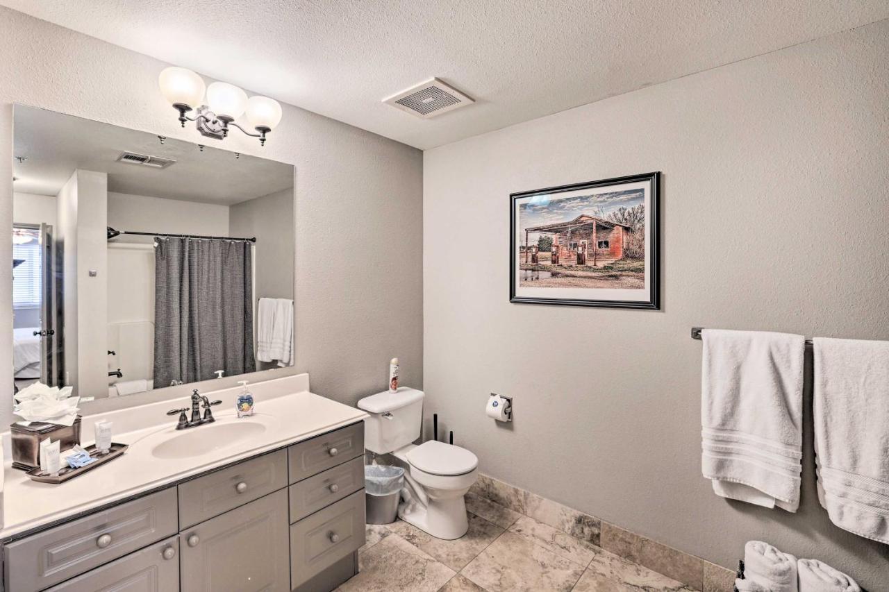 Fort Worth Condo With Racetrack Views And Pool Access Εξωτερικό φωτογραφία